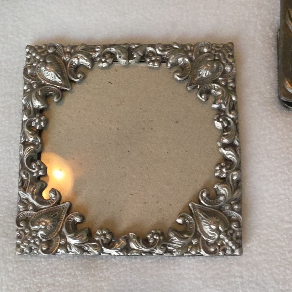 Vintage Silver-Tone Decorative Picture Frame Set - Silver - Picture 6 of 8